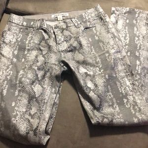 Snake skin stretch skinny jeans NWOT